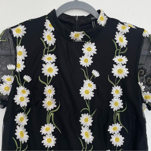 Forever 21 Embroidered Daisy Mock-Neck Mesh Mini Dress MEDIUM - Picture 4 of 7